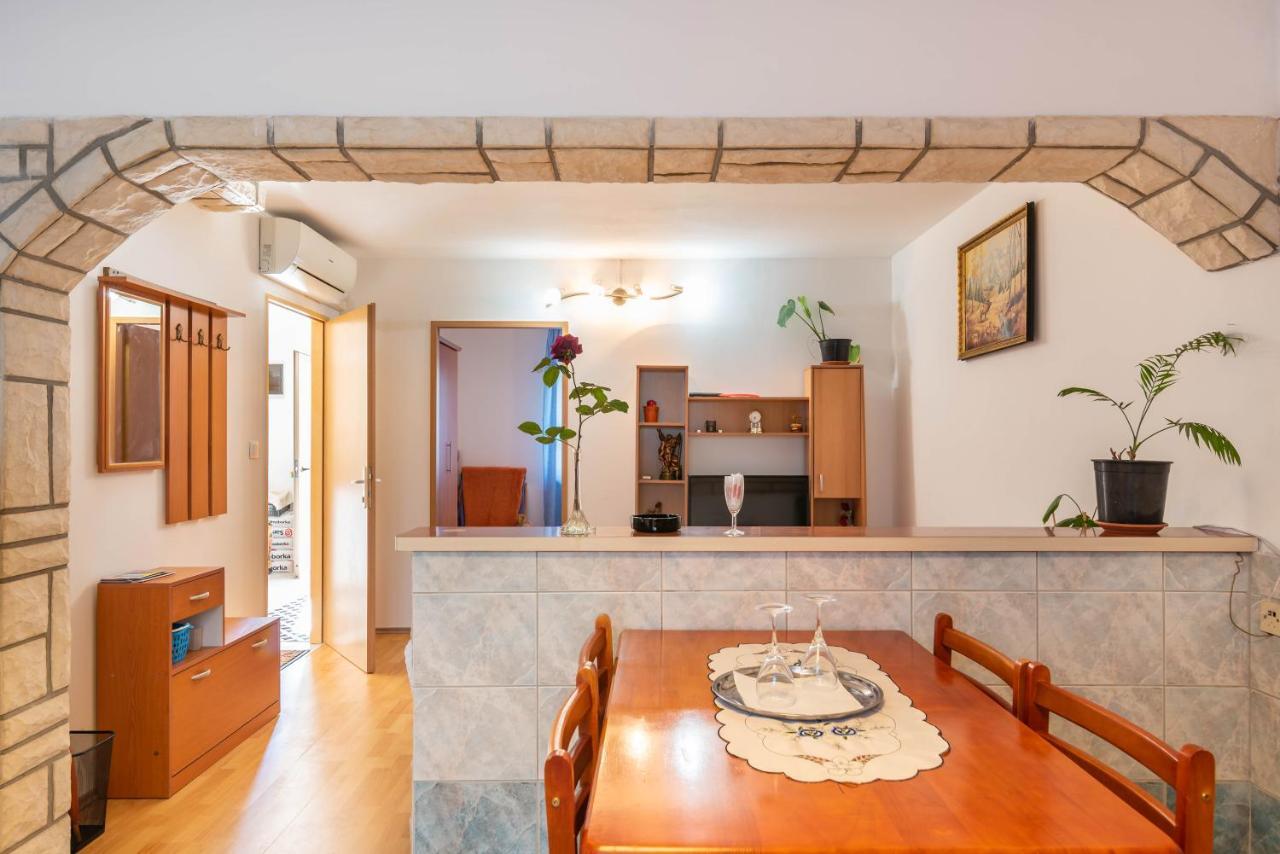 Nostress Apartment Pula Exterior photo